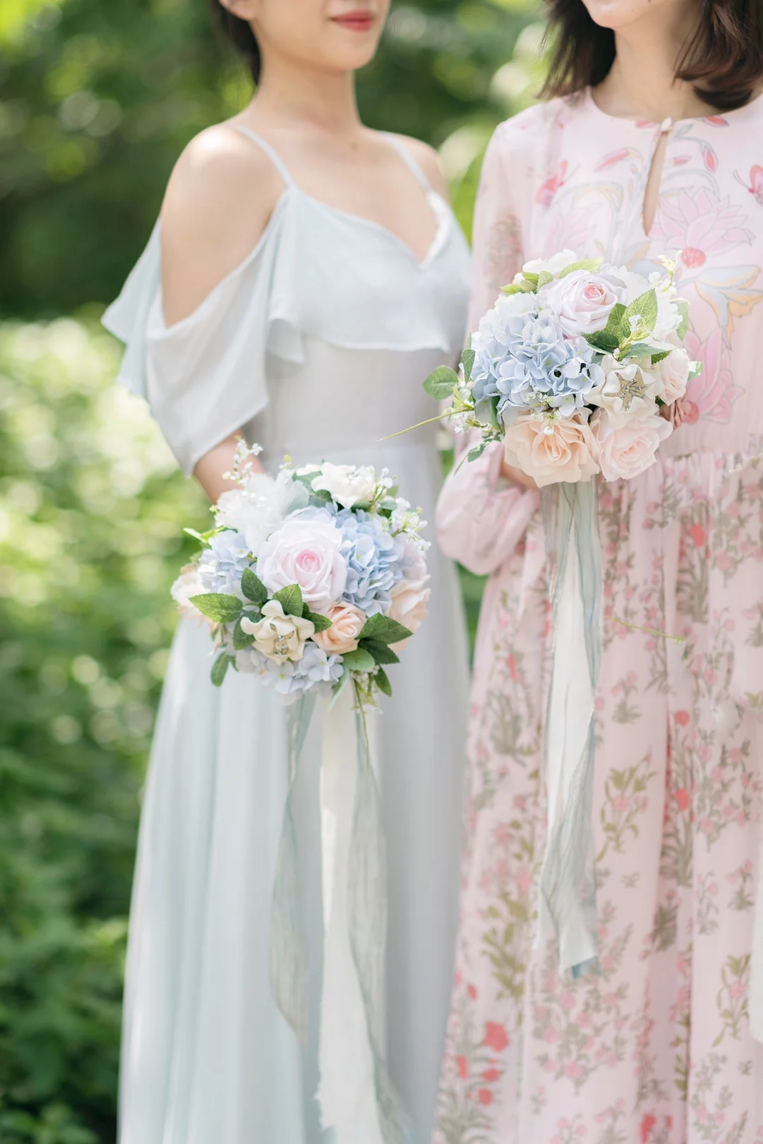 Round Bridesmaid Bouquets in English Pastel