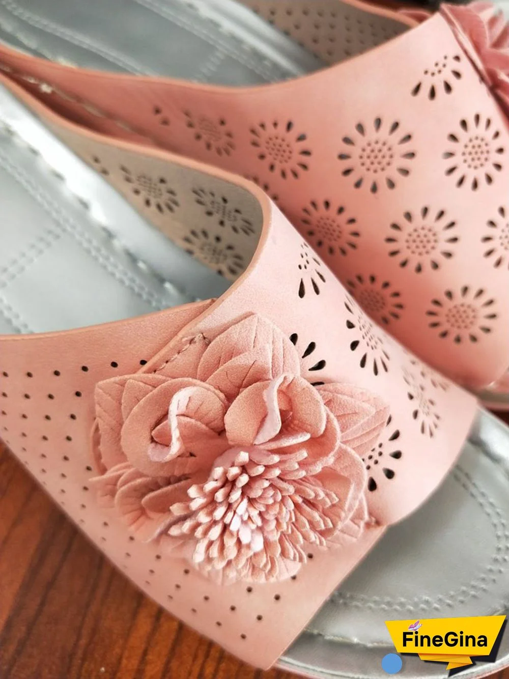 3D Floral Cutout Upper Vintage Bohemian Wedge Slippers