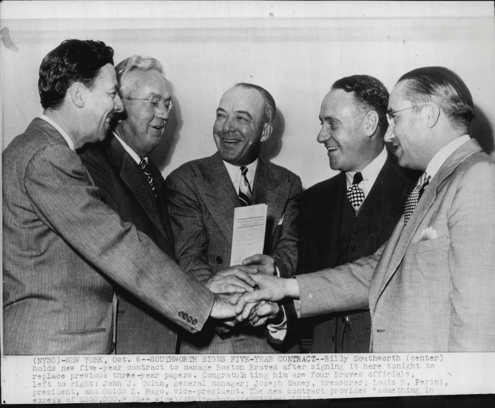 Billy Southworth signs contract to manage Boston Braves 1947 Press Photo Poster painting