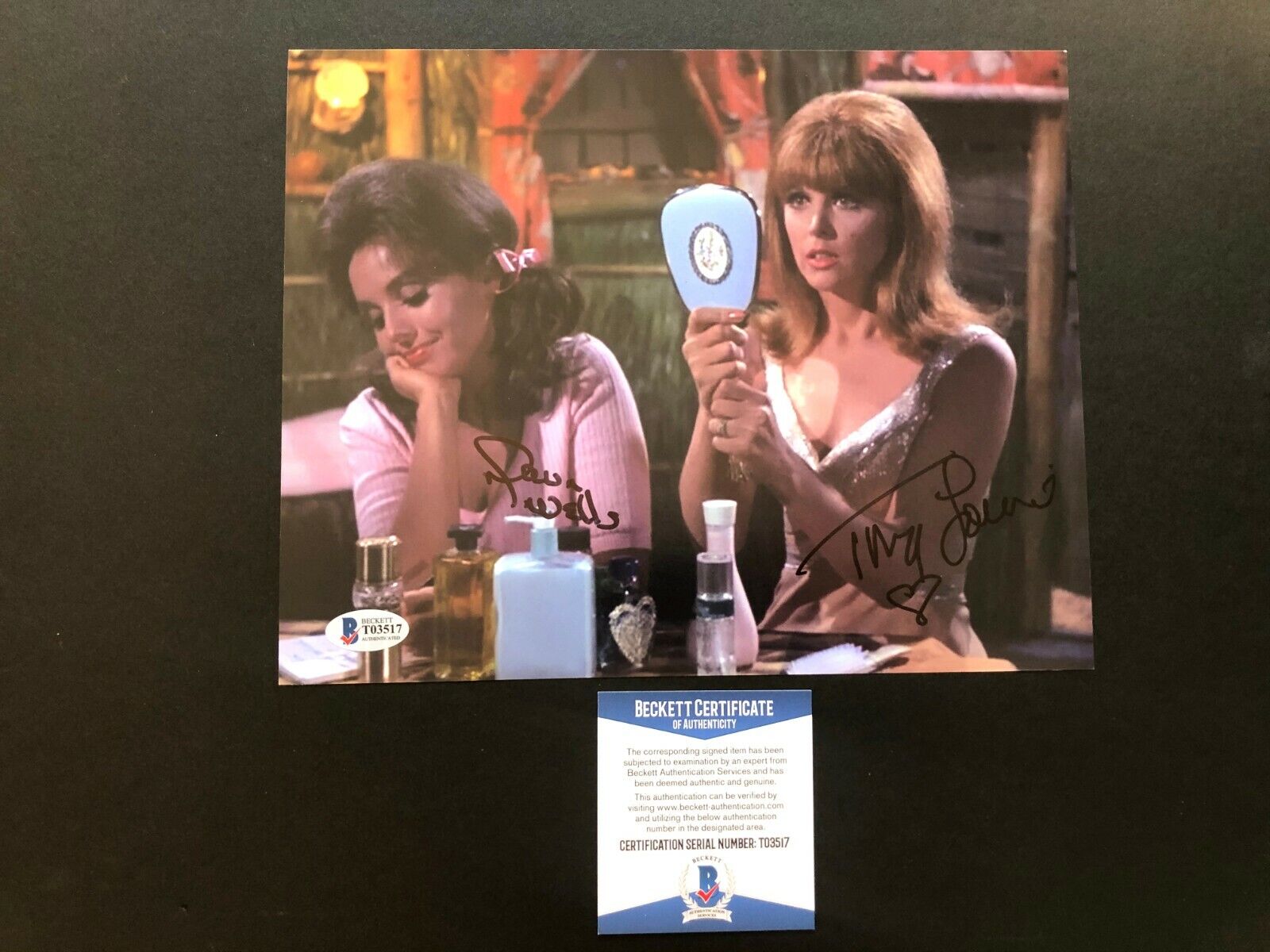 Dawn Wells Tina Louise Hot! signed Gilligan's island 8x10 Photo Poster painting Beckett BAS coa