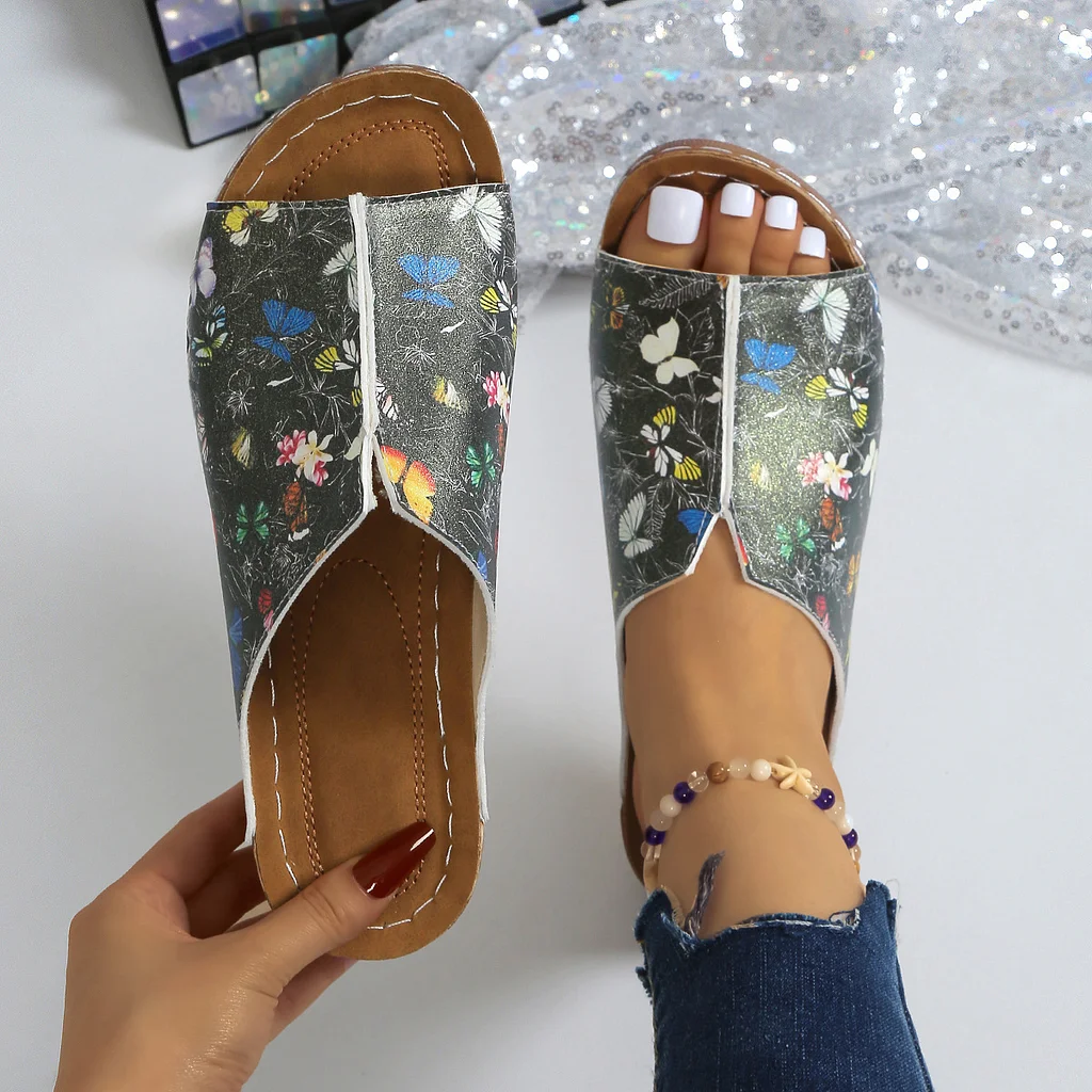 Ageless Fashion: How Slippers Can Elevate Wardrobes for 50-Year-Old Ladies