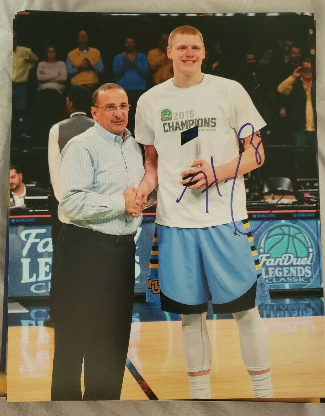 HENRY ELLENSON MARQUETTE GOLDEN EAGLES SIGNED AUTOGRAPHED 8X10 Photo Poster painting W/COA 7