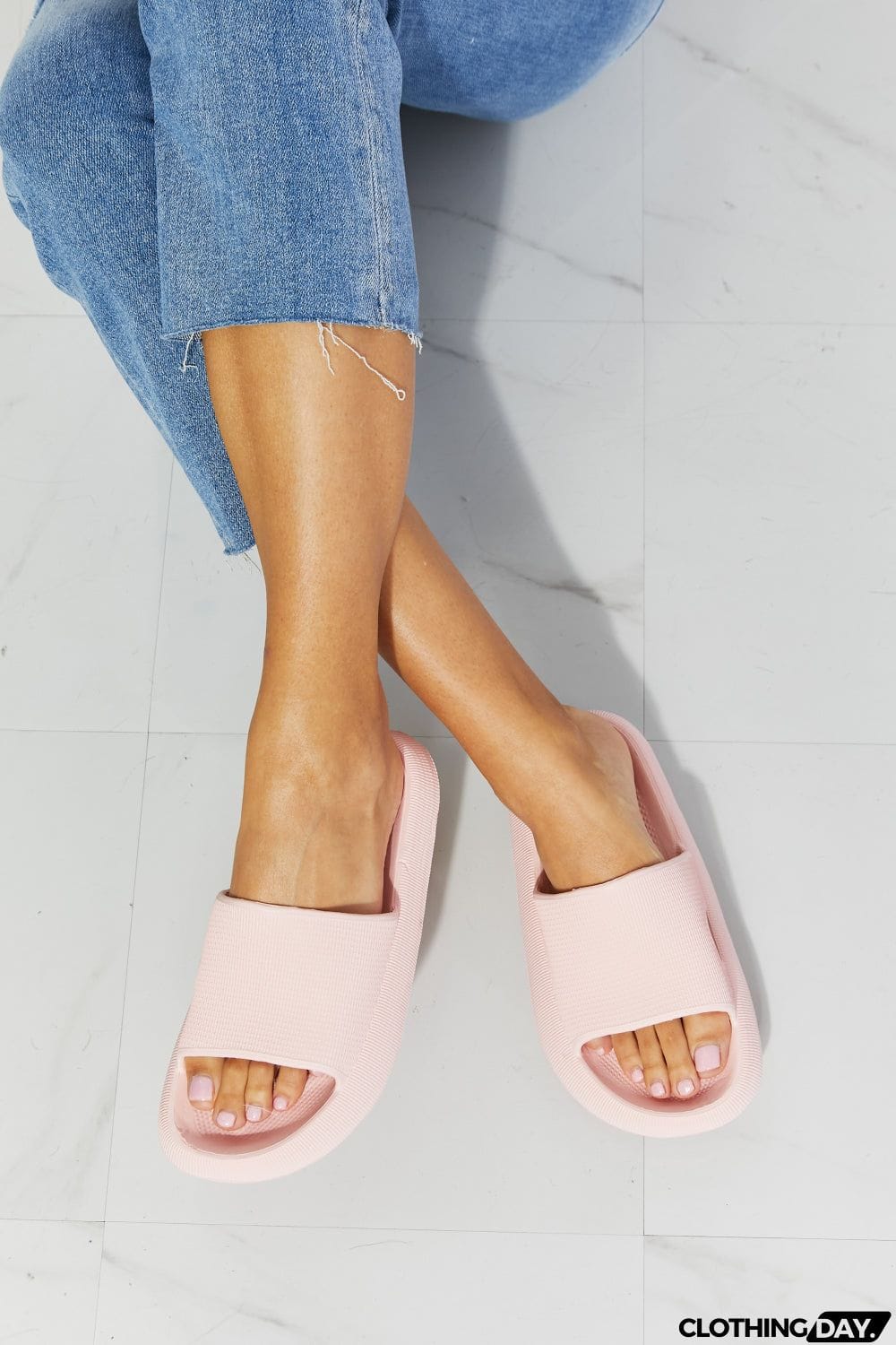 MMShoes Arms Around Me Open Toe Slide in Pink