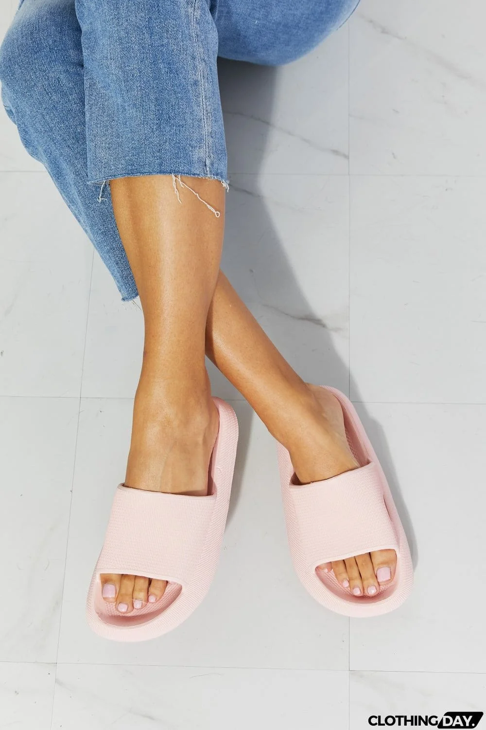 MMShoes Arms Around Me Open Toe Slide in Pink