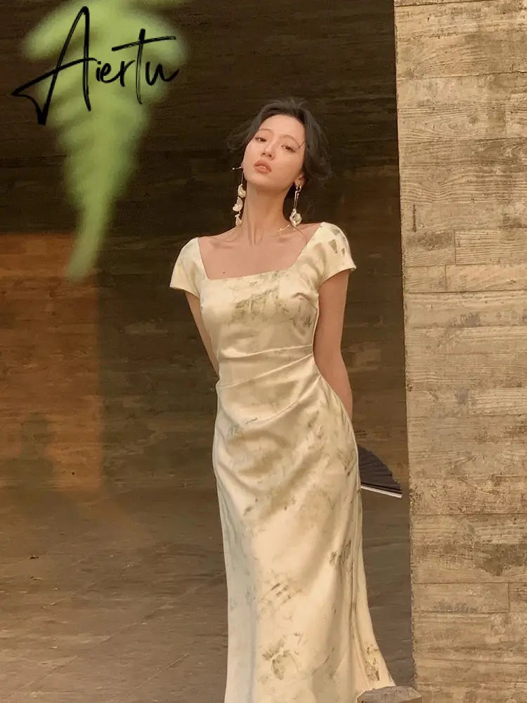 Aiertu  Beige Satin Women's Dress French Fashion Elegant Lady Dress Square Neck Waist Backless Hip Green Mid Length Dresses Women Aiertu
