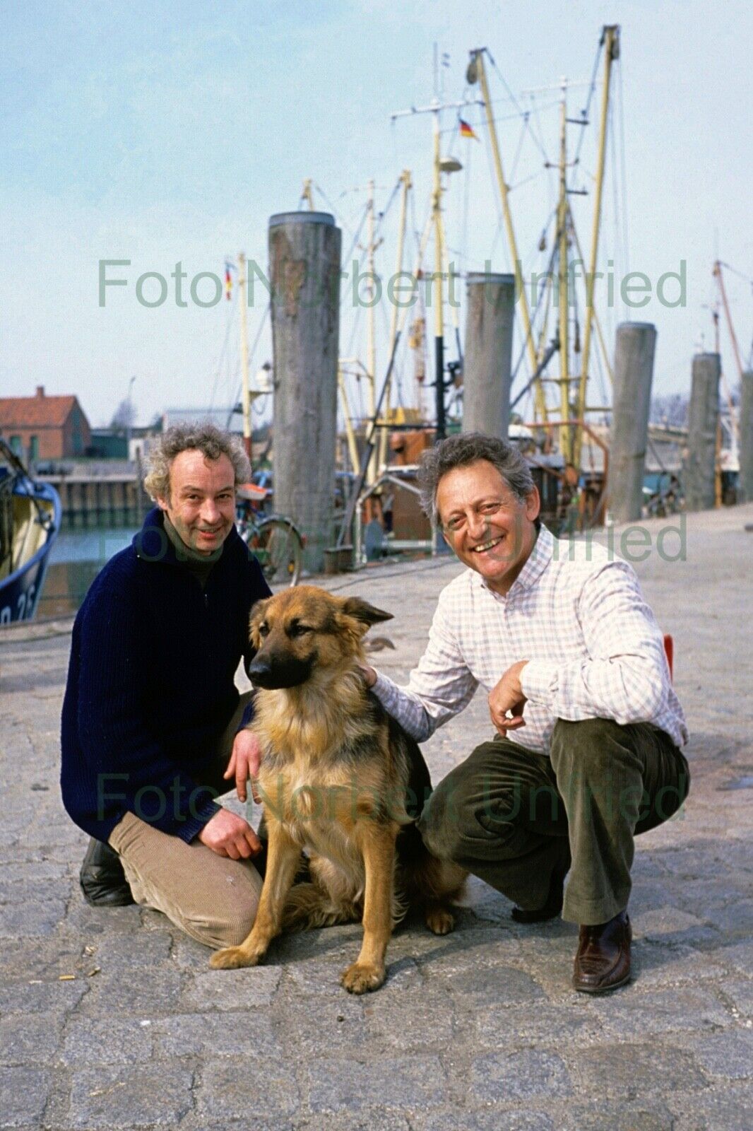 Hans Rosenthal mit Sch?ferhund Foto 20 x 30 cm ohne Autogramm (Nr 2-7