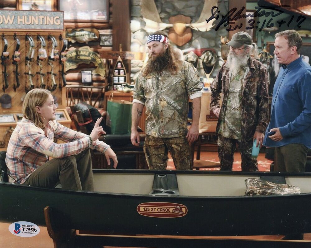 Si Robertson Signed Duck Dynasty TV Show 8x10 Photo Poster painting w/Beckett Y75595