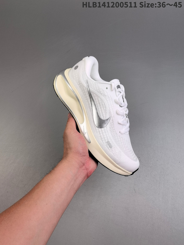 new shock-absorbing material of the running shoes has a relatively tough feel and is filled with thickened sponge at the heel