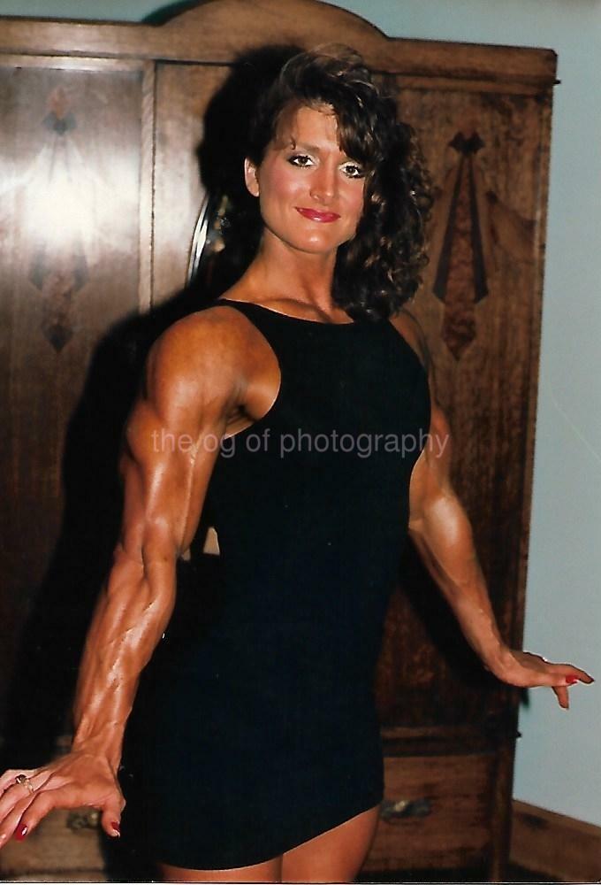 Marissa Brown PRETTY WOMAN 80's 90's FOUND Photo Poster painting Color MUSCLE GIRL EN 17 37 V