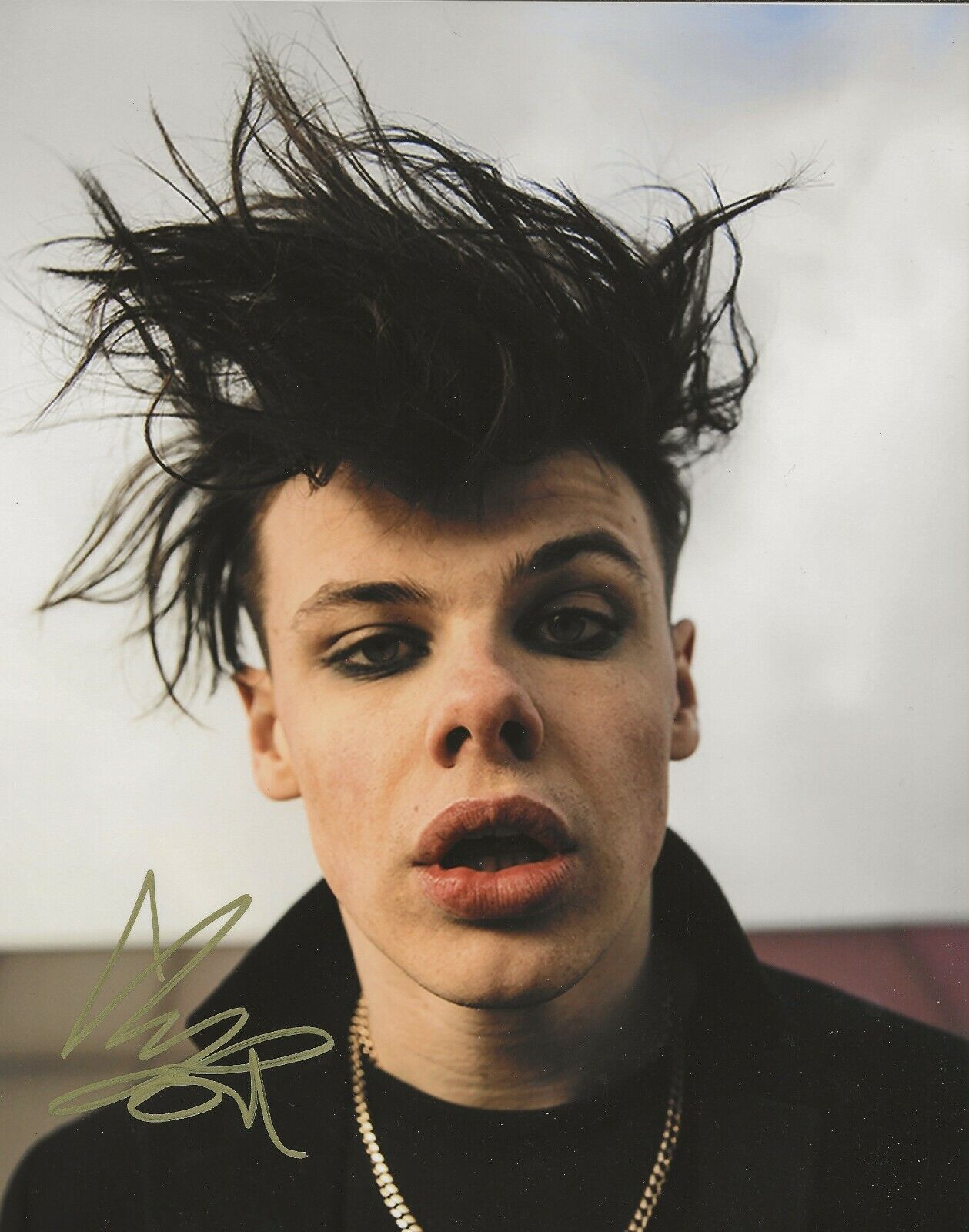 Yungblud REAL hand SIGNED 8x10 Photo Poster painting #4 COA Autographed