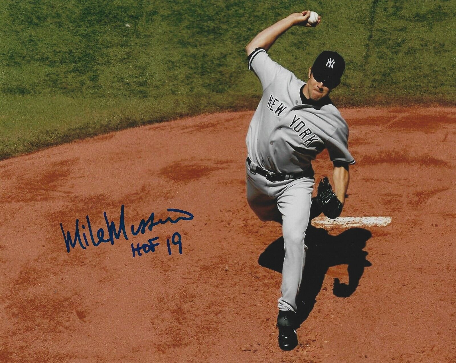 Autographed MIKE MUSSINA HOF 19