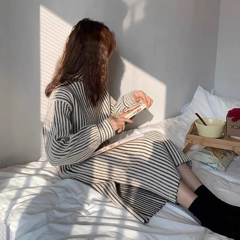 Peneran 2022 New Arrival Winter Korean Style Women Casual Loose Turtleneck Collar Long Sleeve Dress Lanon Mid-Calf Striped Dresses P160