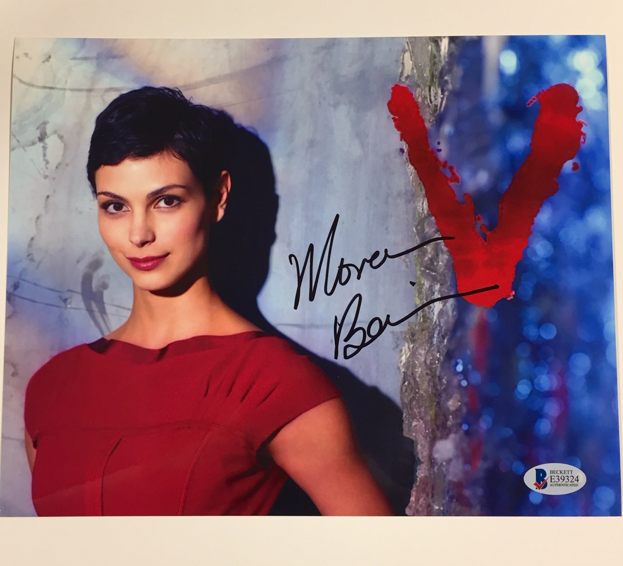 Morena Baccarin V Signed 8x10 Photo Poster painting ~ Beckett BAS COA ~Firefly Homeland Deadpool