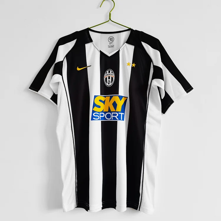 2004/05 Juventus home retro jersey