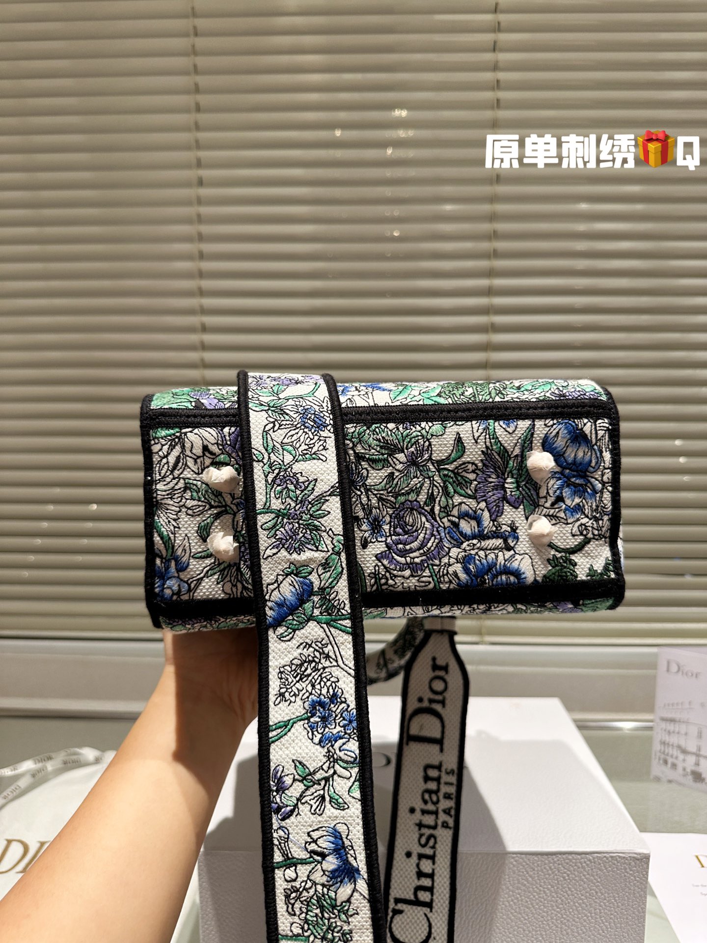 CD travel star women bag 0988f6c0b455c464c531985c732cb63a