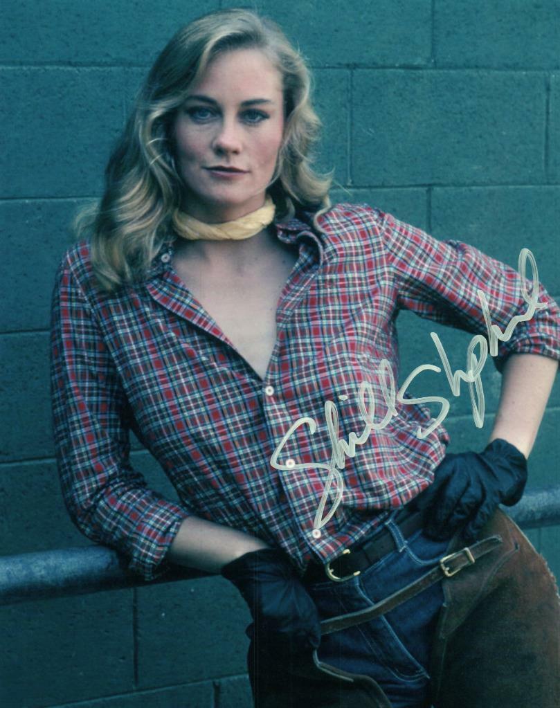 Cybill Shepherd signed 8x10 Picture nice autographed Photo Poster painting pic with COA