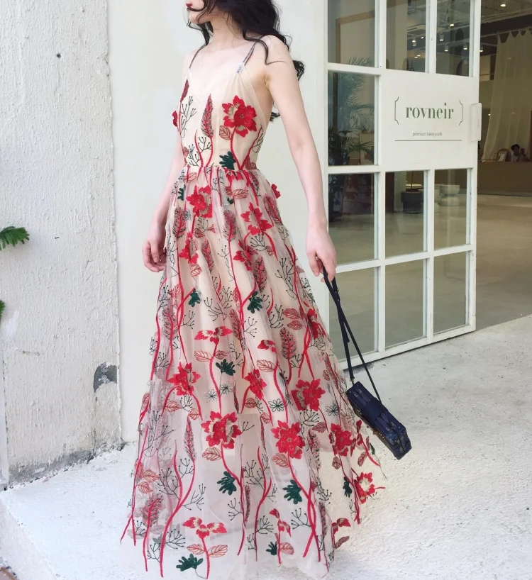 New Embroidered Lace Fashion Sexy Sleeveless Boho Beach Vacation Dress