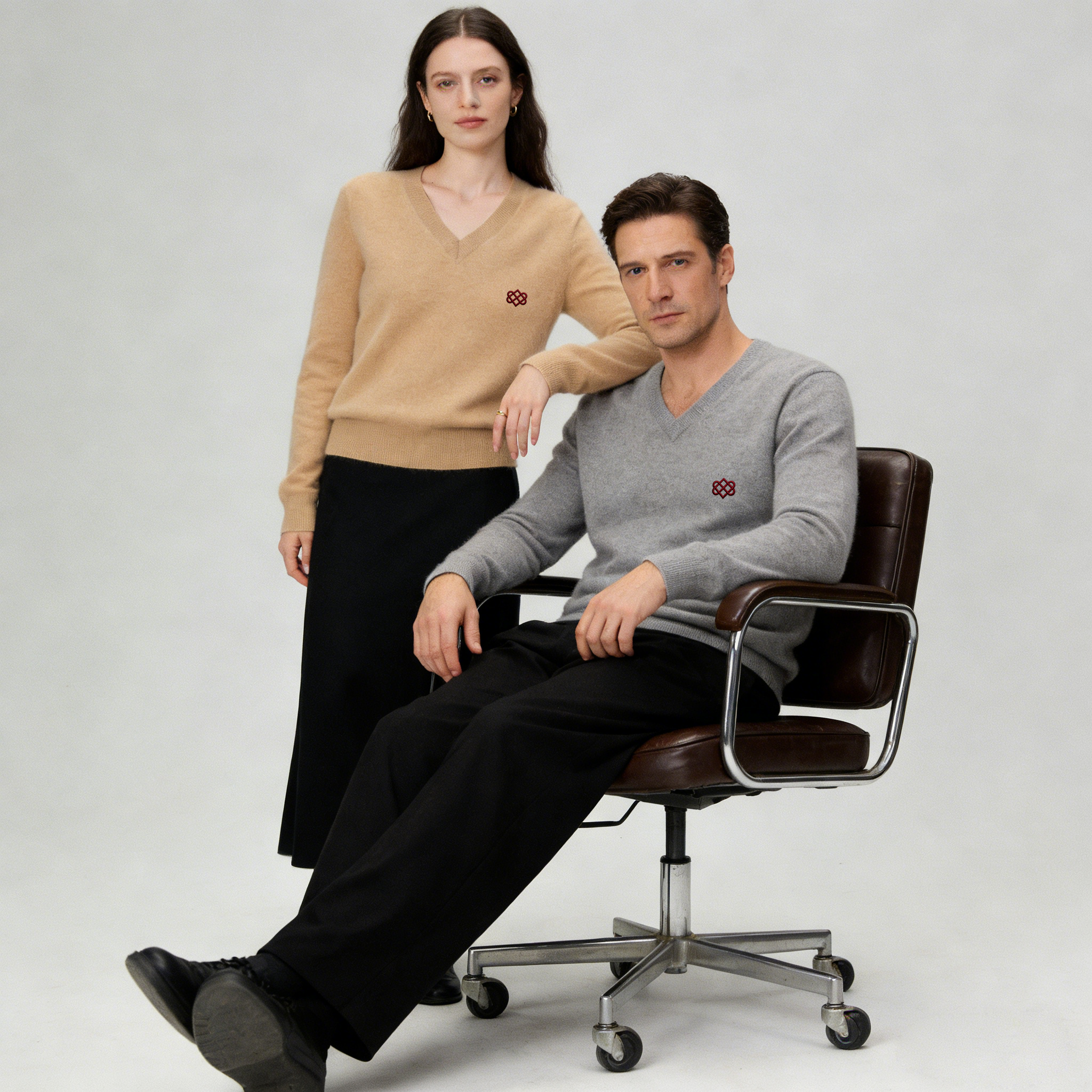 Men's Love Knot V Neck Cashmere Sweaters REAL SILK LIFE