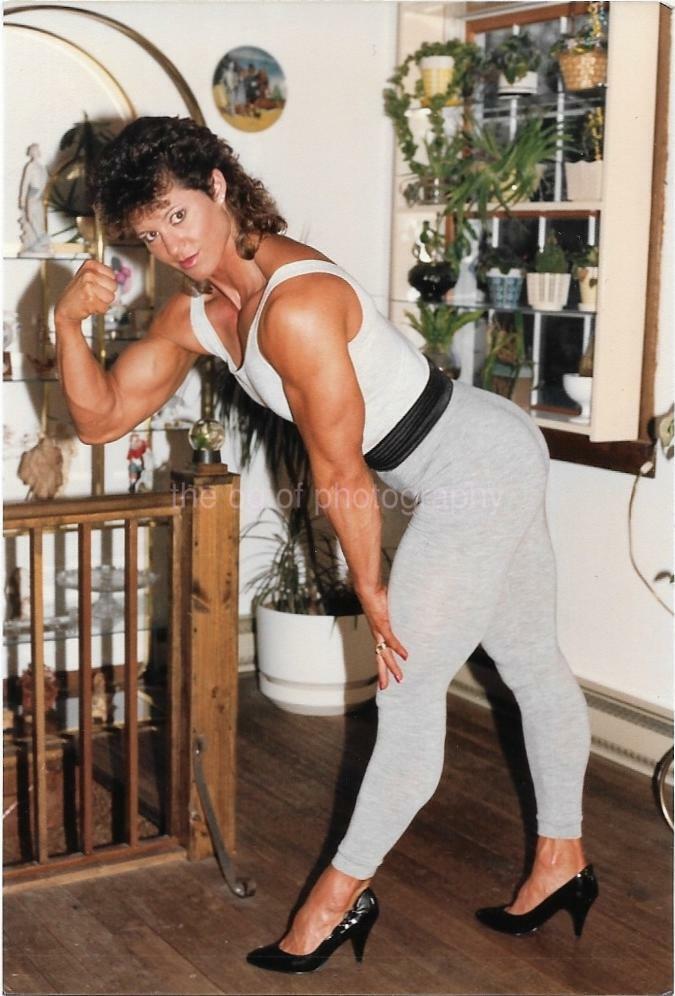 FEMALE BODYBUILDER 80's 90's FOUND Photo Poster painting Color MUSCLE WOMAN Original EN 111 25 F