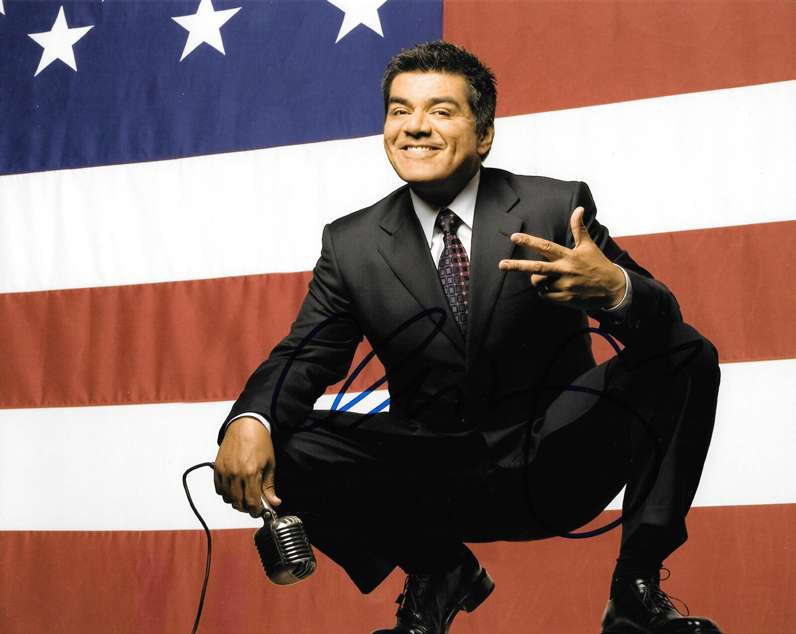 GFA Stand-Up Comedian * GEORGE LOPEZ * Signed 8x10 Photo Poster painting AD7 PROOF COA