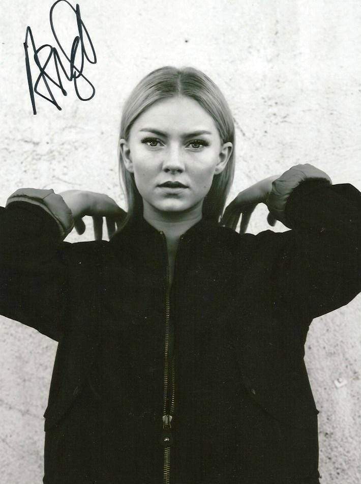 Astrid S SINGER - SONGWRITER autograph, In-Person signed Photo Poster painting