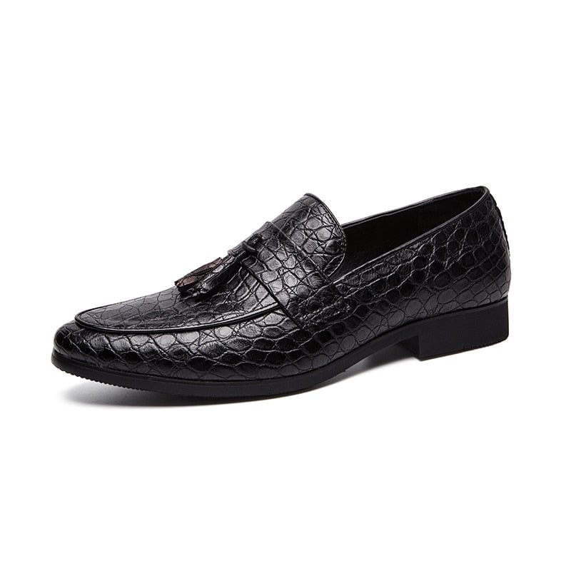 2020 Four Seasons Pointed Men Formal Business Brogue Shoes Luxury Men's Dress Shoes Male Casual Leather Wedding Party Loafers