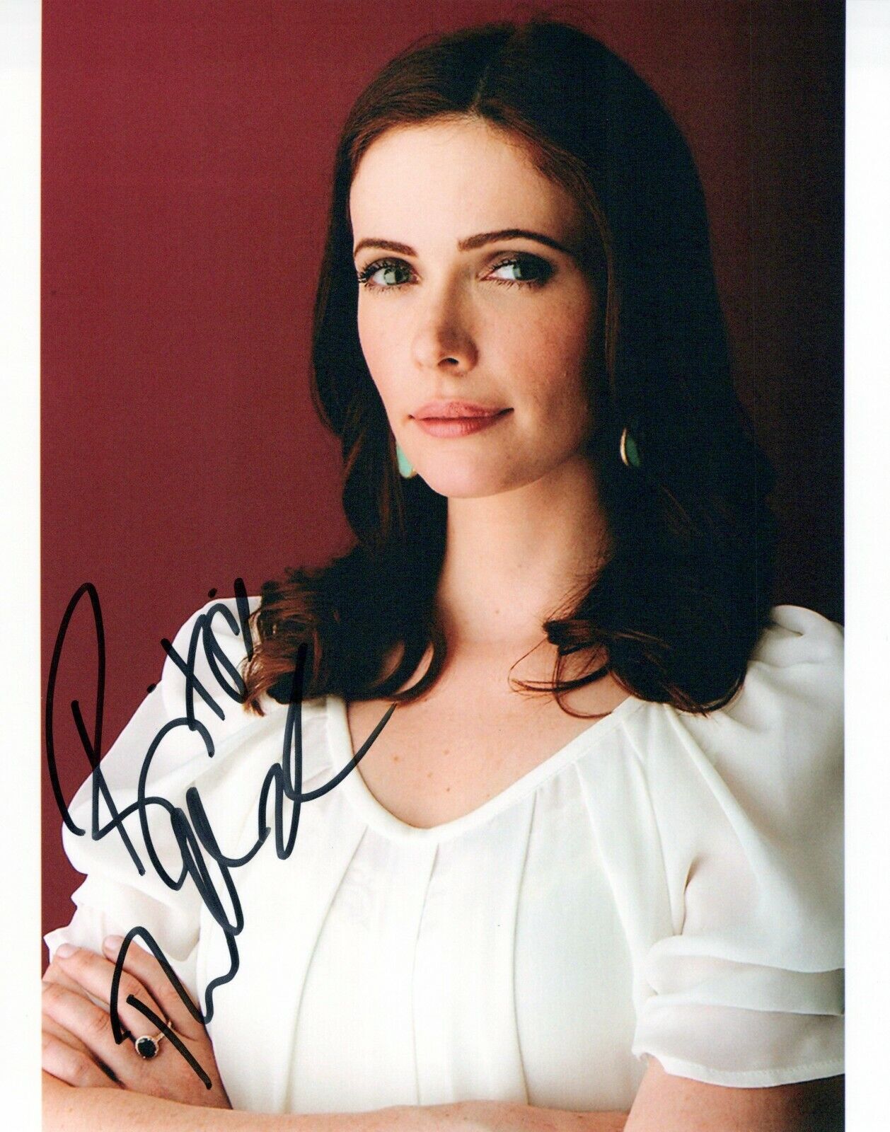 Elizabeth Tulloch glamour shot autographed Photo Poster painting signed 8x10 #1