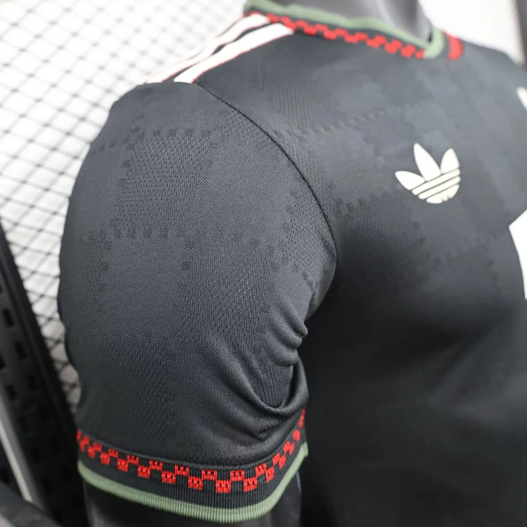 25/26 Bayern Munich Third Away Player Version Men Football T-Shirt Thai Quality