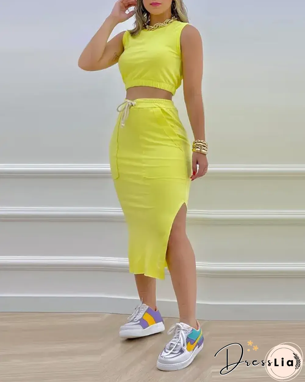 Letter Camouflage Print Tank Top & Drawstring Slit Skirt Set