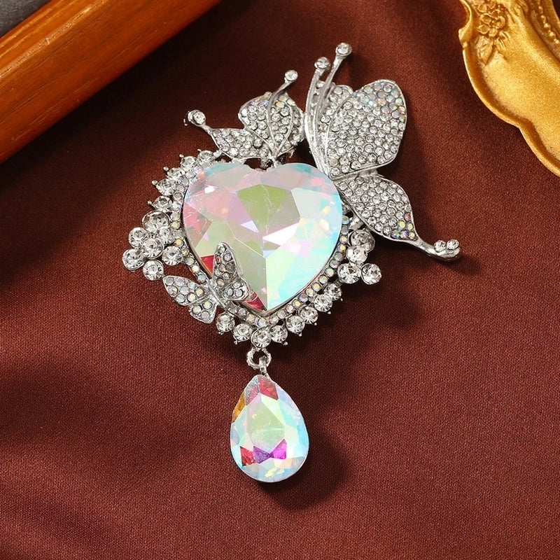 Retro Pin Heart Shape Alloy Rhinestone Women’s Brooches