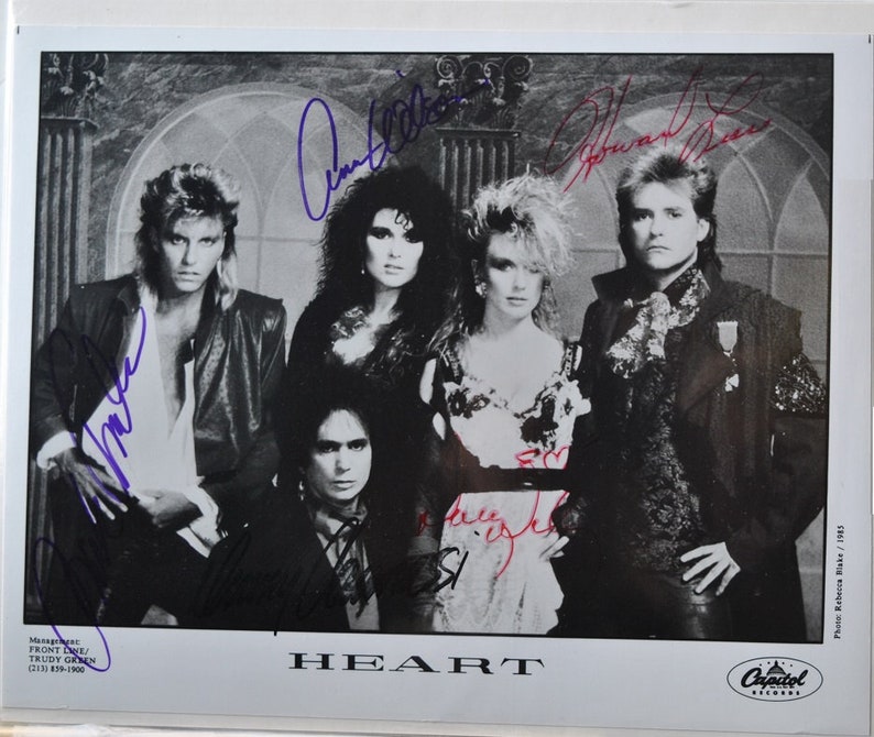 HEART SIGNED Photo Poster painting X5 Ann Wilson, Nancy Wilson, Howard Leese, Denny Carmassi, Mark Andes wcoa