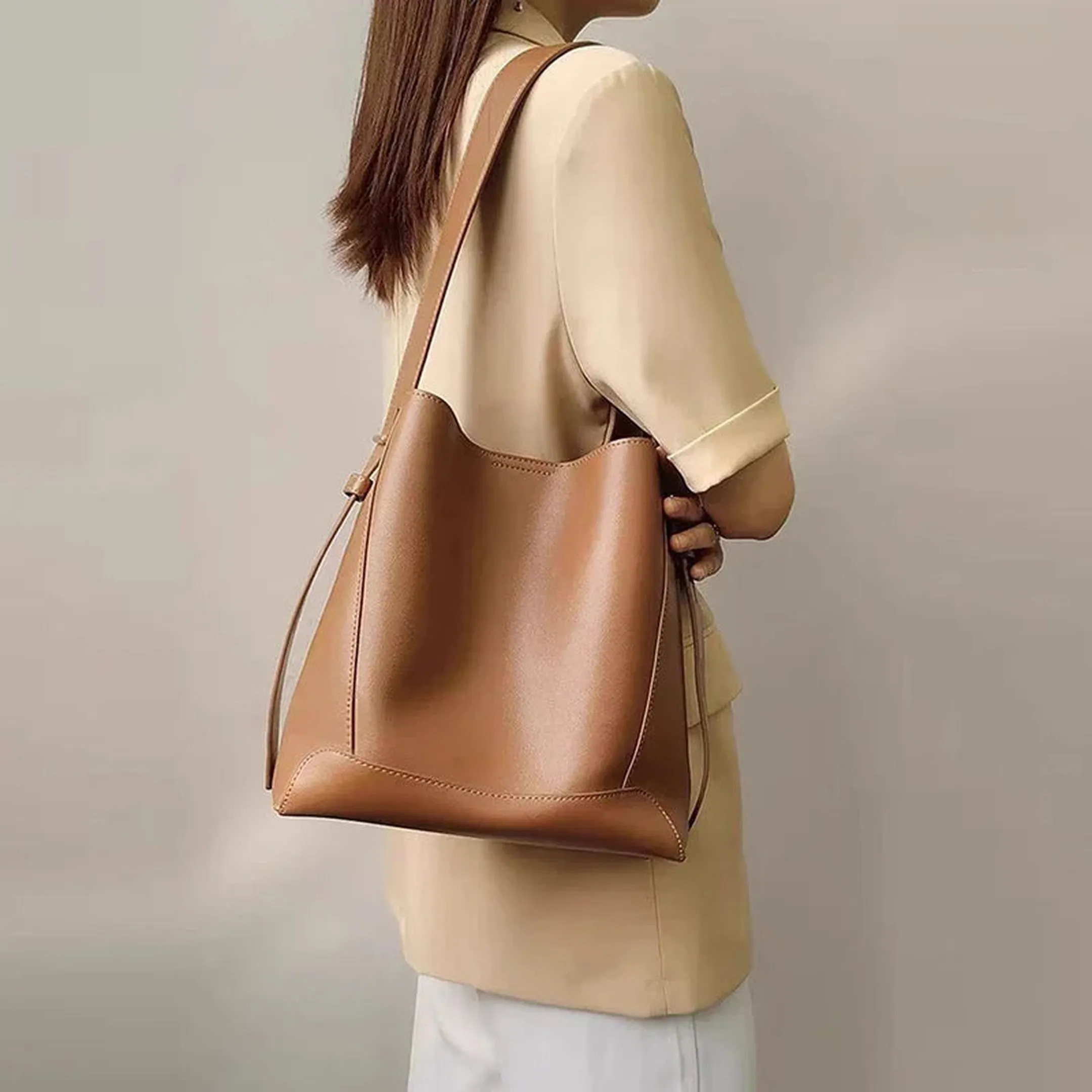 Women's Vintage Leather Tote Bag &ndash; Everyday Shoulder Carryall