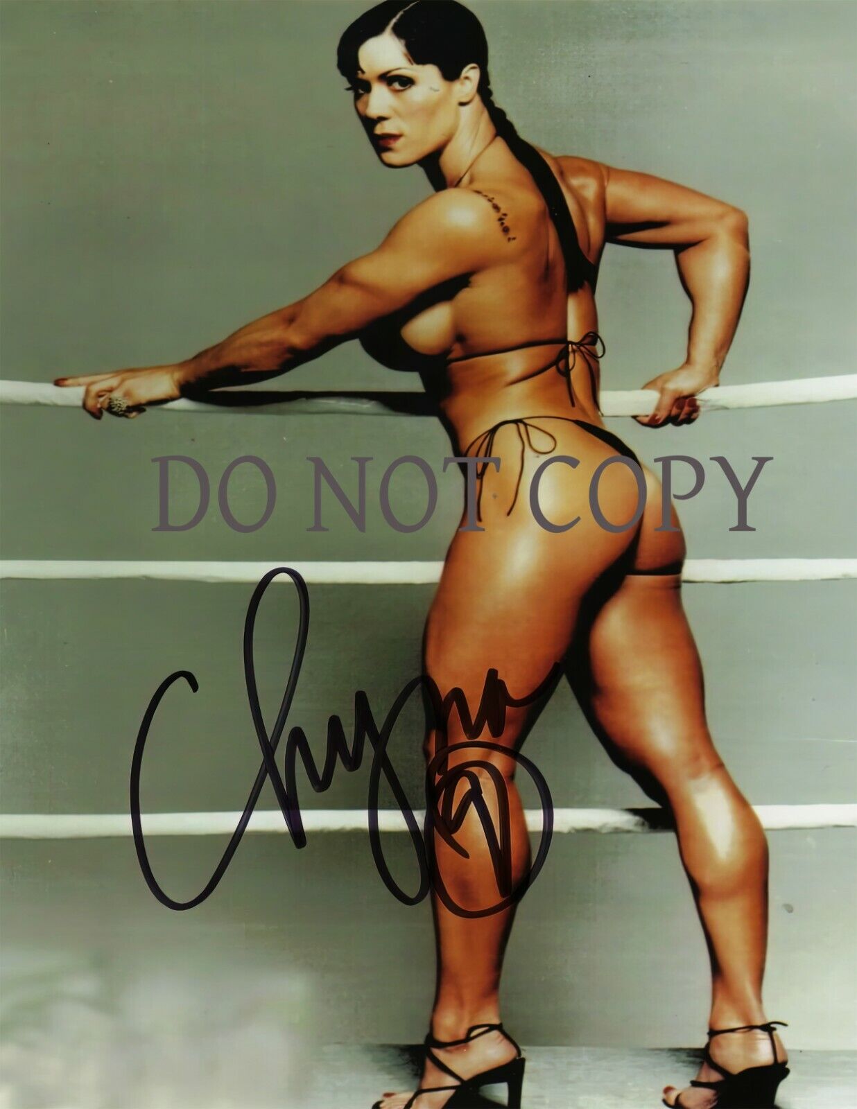 WWF - Chyna - Autographed Photo Poster painting 8 x 10 (Ninth Wonder of the World) Reprint