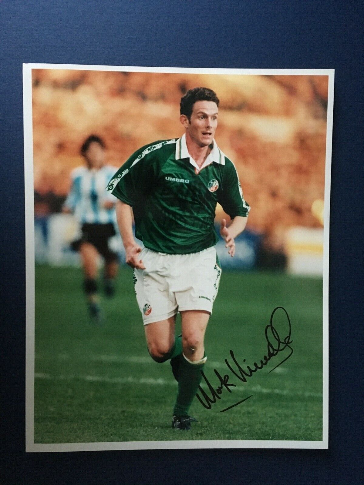 MARK KINSELLA - REPUBLIC OF IRELAND FOOTBALLER - EXCELLENT SIGNED Photo Poster painting