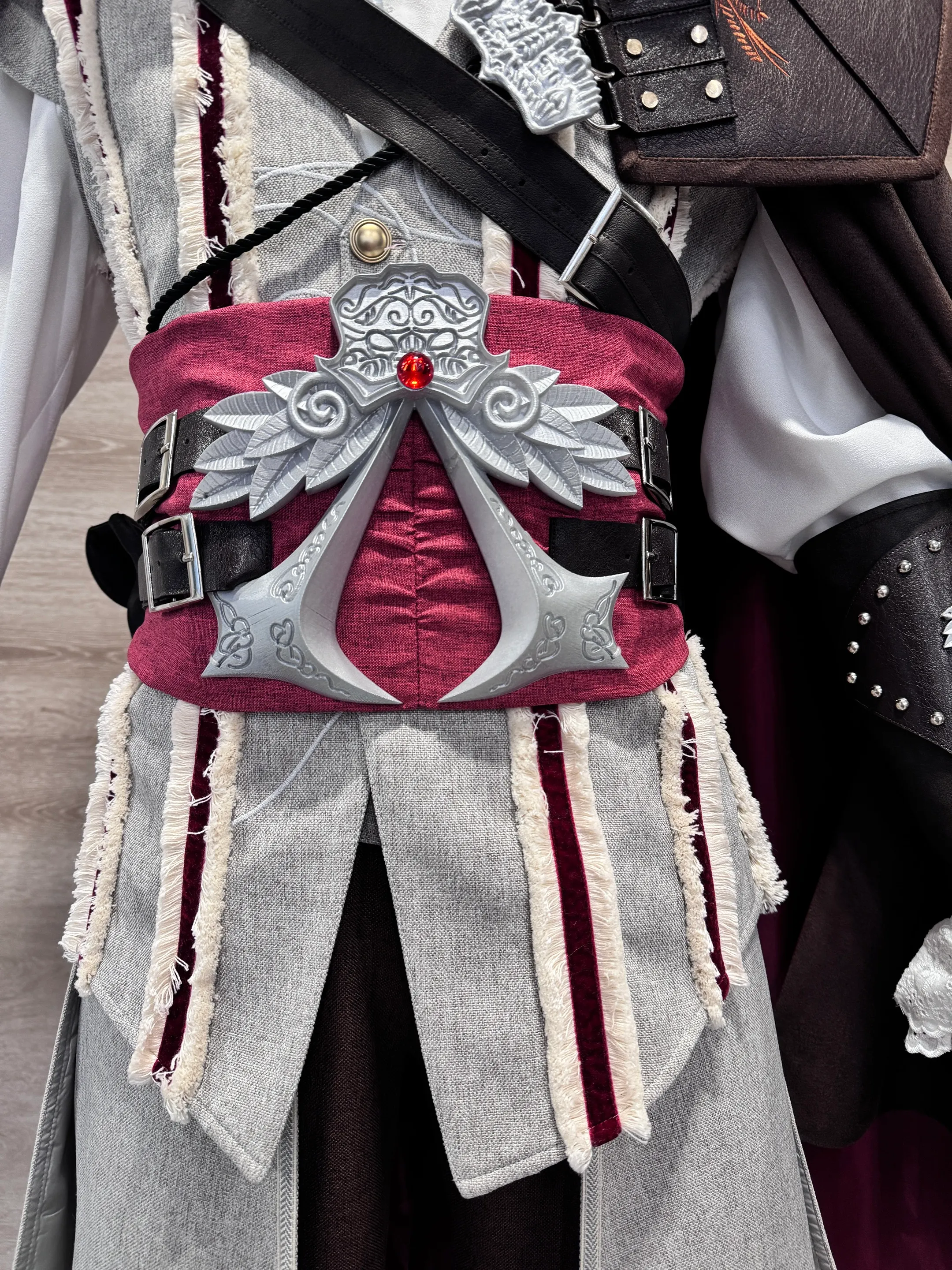 Hidden Blade Assassin's Creed Ezio cosplay costumes image 12