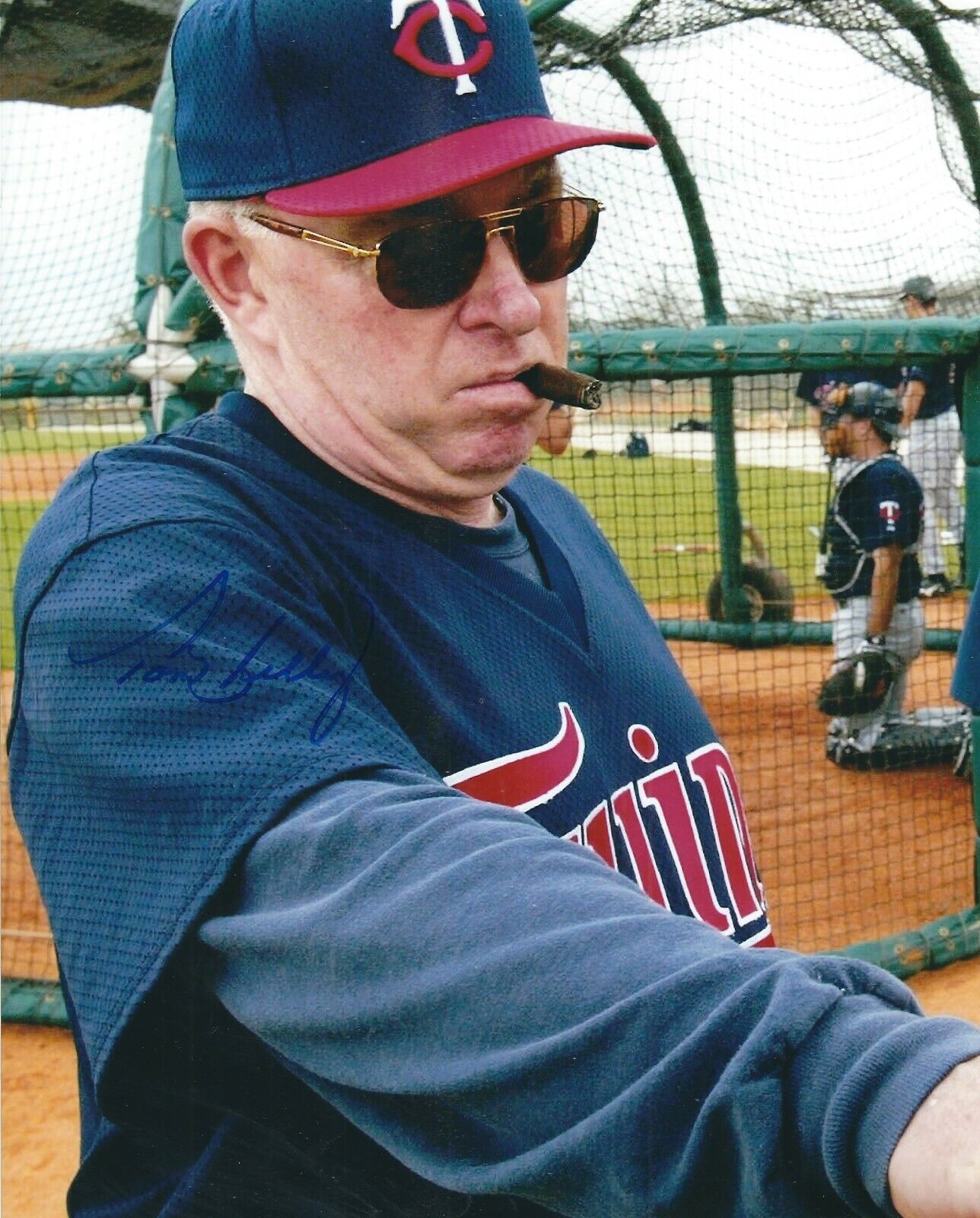 Signed 8x10 TOM KELLY Minnesota Twins Autographed Photo Poster painting w/ COA