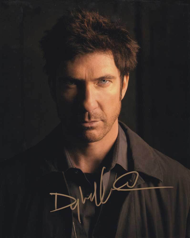 Dylan McDermott In-Person AUTHENTIC Autographed Photo Poster painting SHA #45513