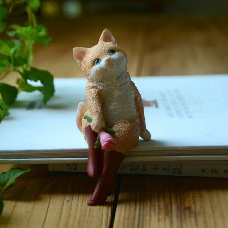 Creative Cute Cat in Boots Ornaments Cartoon Kitten Simulation Animal Figurine Desktop Decoration Gifts for Girlfriends