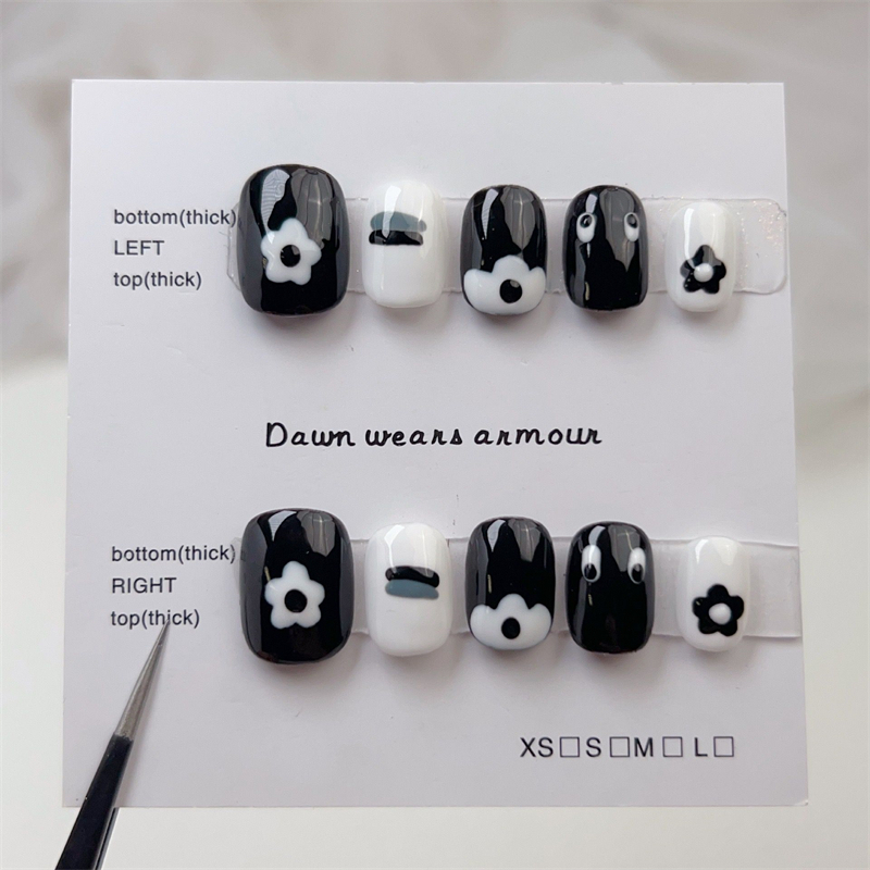 Qinice Kids/Adults Handmade Press on Nails Black White Eyes Flower Fake Nails Charms Kawaii Short Round Head Manicure Artificial Nails