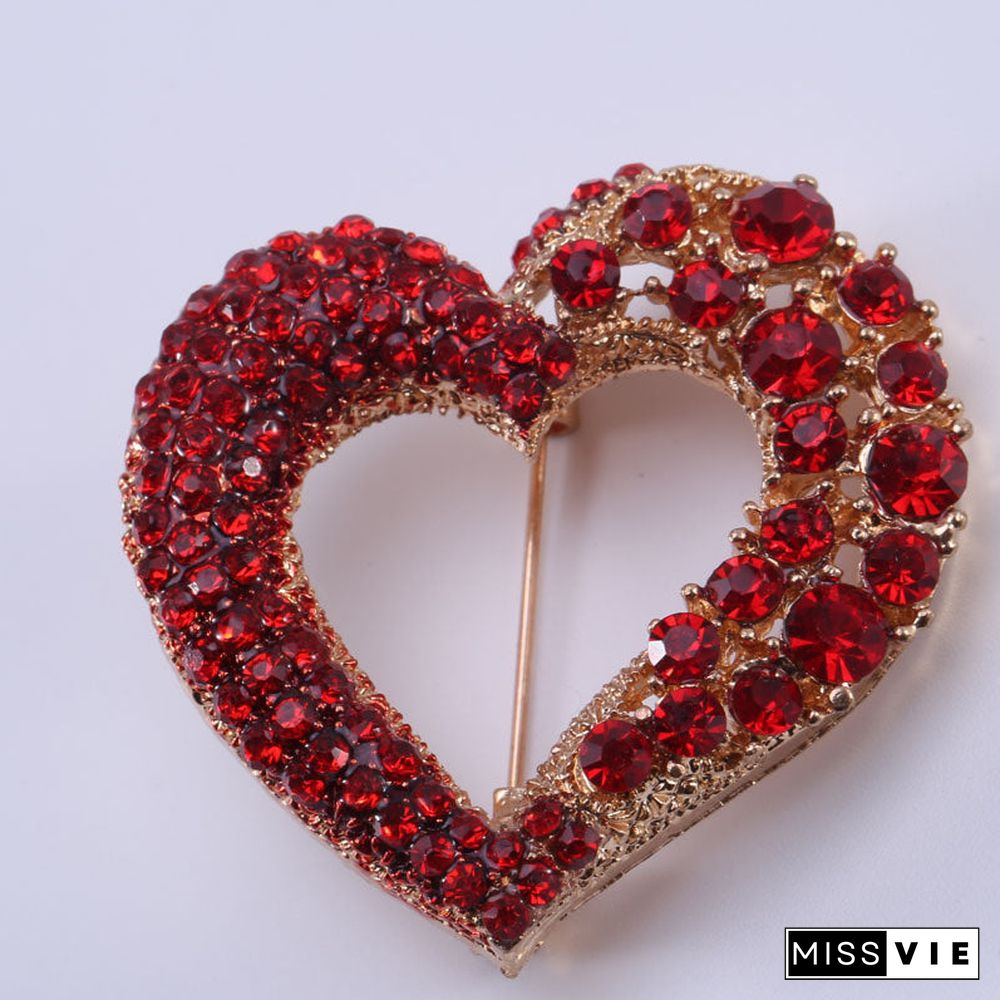 Women's Retro Fashion Heart Shaped Crystal Brooch