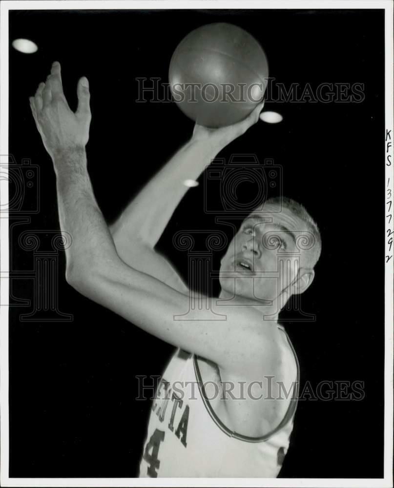 Press Photo Poster painting University of Minnesota Basketball player, Ron Johnson - kfx08165