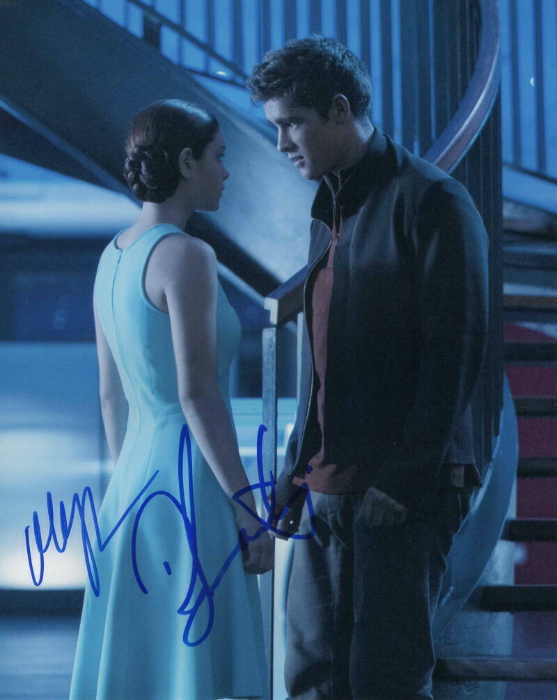 ODEYA RUSH & BRENTON THWAITES DUAL SIGNED AUTOGRAPH 8X10 Photo Poster painting - THE GIVER, RARE