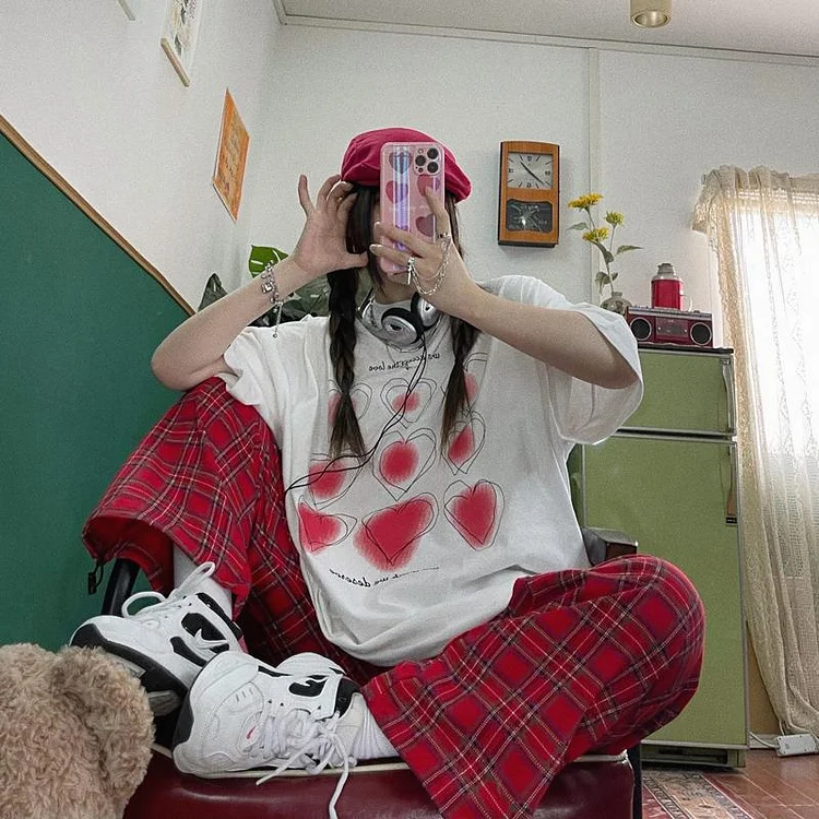 Korean Fashion Red Heart Print T-shirt SP17085R