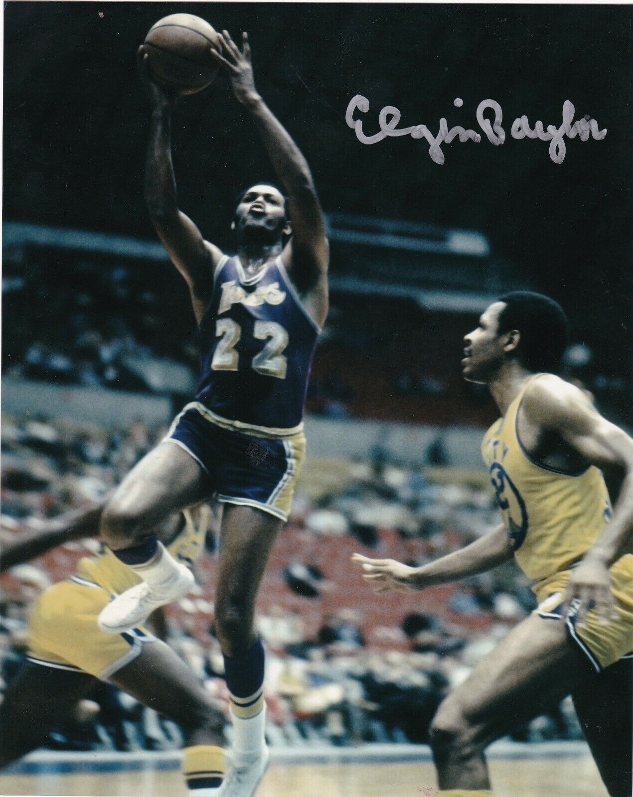 ELGIN BAYLOR LOS ANGELES LAKERS ACTION SIGNED 8x10