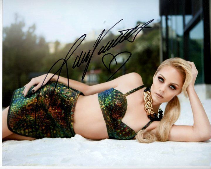 LAURA VANDERVOORT Signed Autographed Photo Poster painting