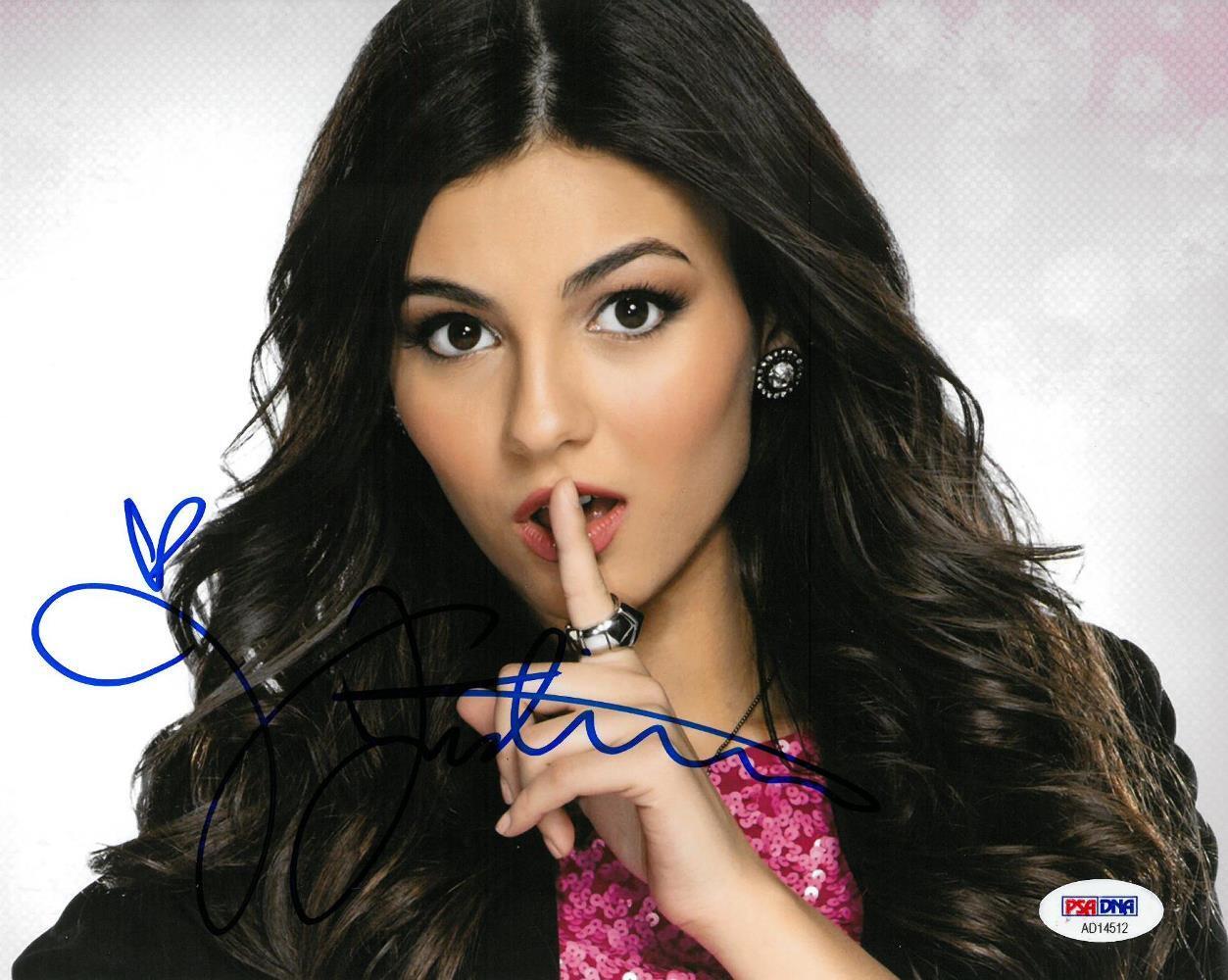 Victoria Justice Signed Authentic Autographed 8x10 Photo Poster painting PSA/DNA #AD14514