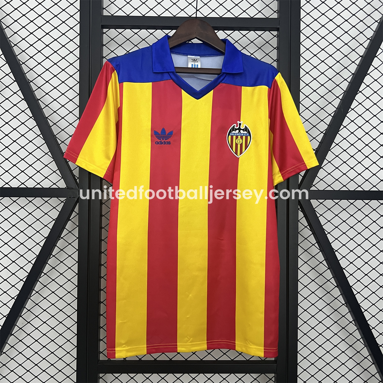Retro Valencia 1980-82 Away Jersey