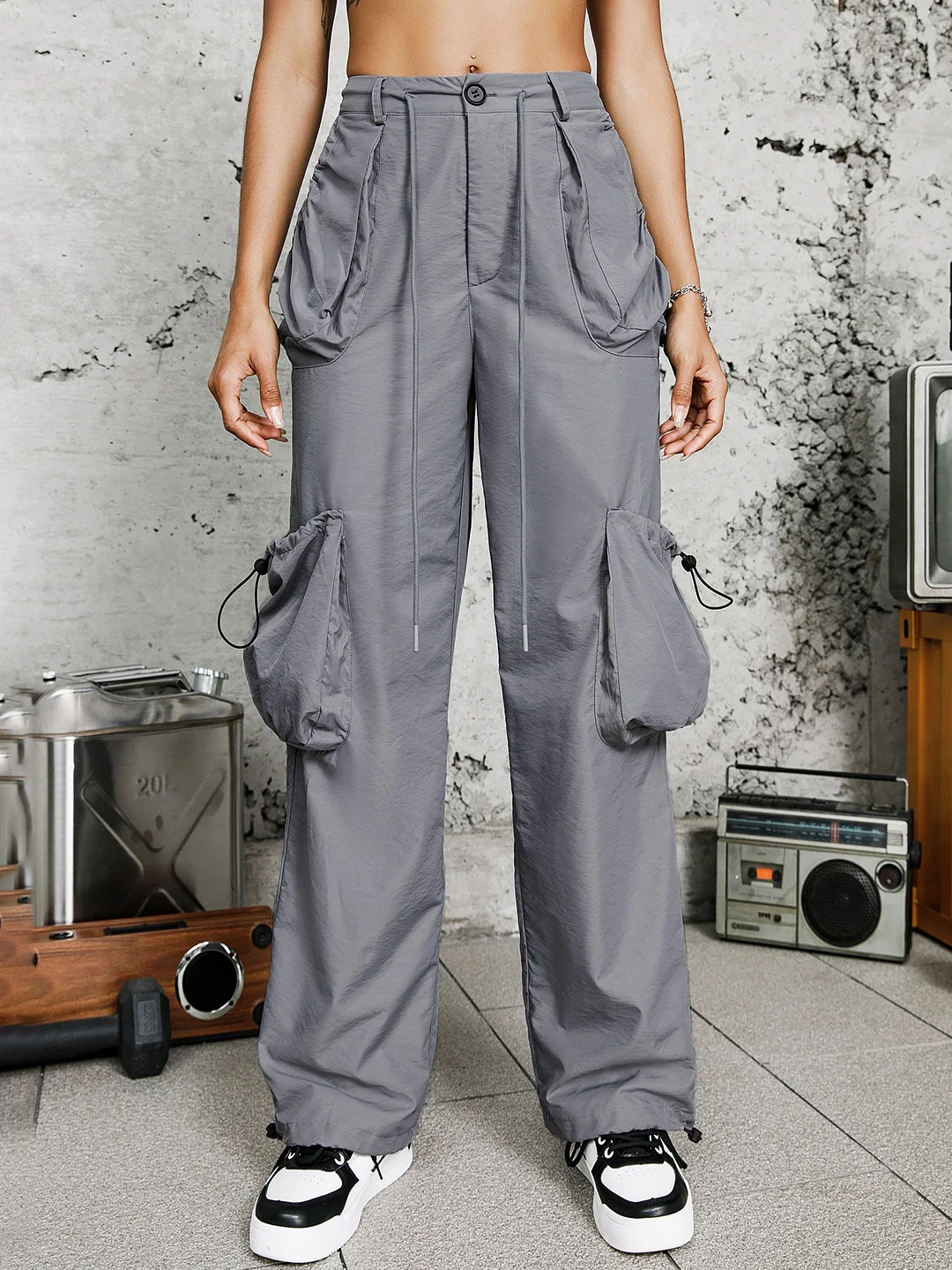 Solid Pocket Patched Cargo Pants