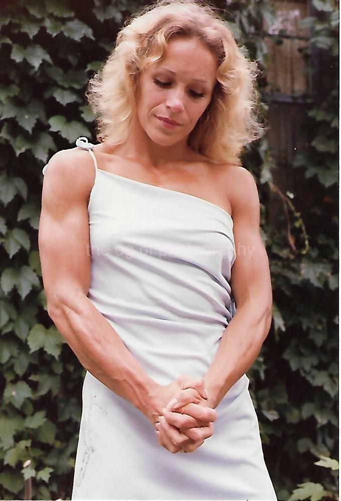 FEMALE BODYBUILDER 80's 90's FOUND Photo Poster painting Color MUSCLE GIRL Original EN 21 57 H