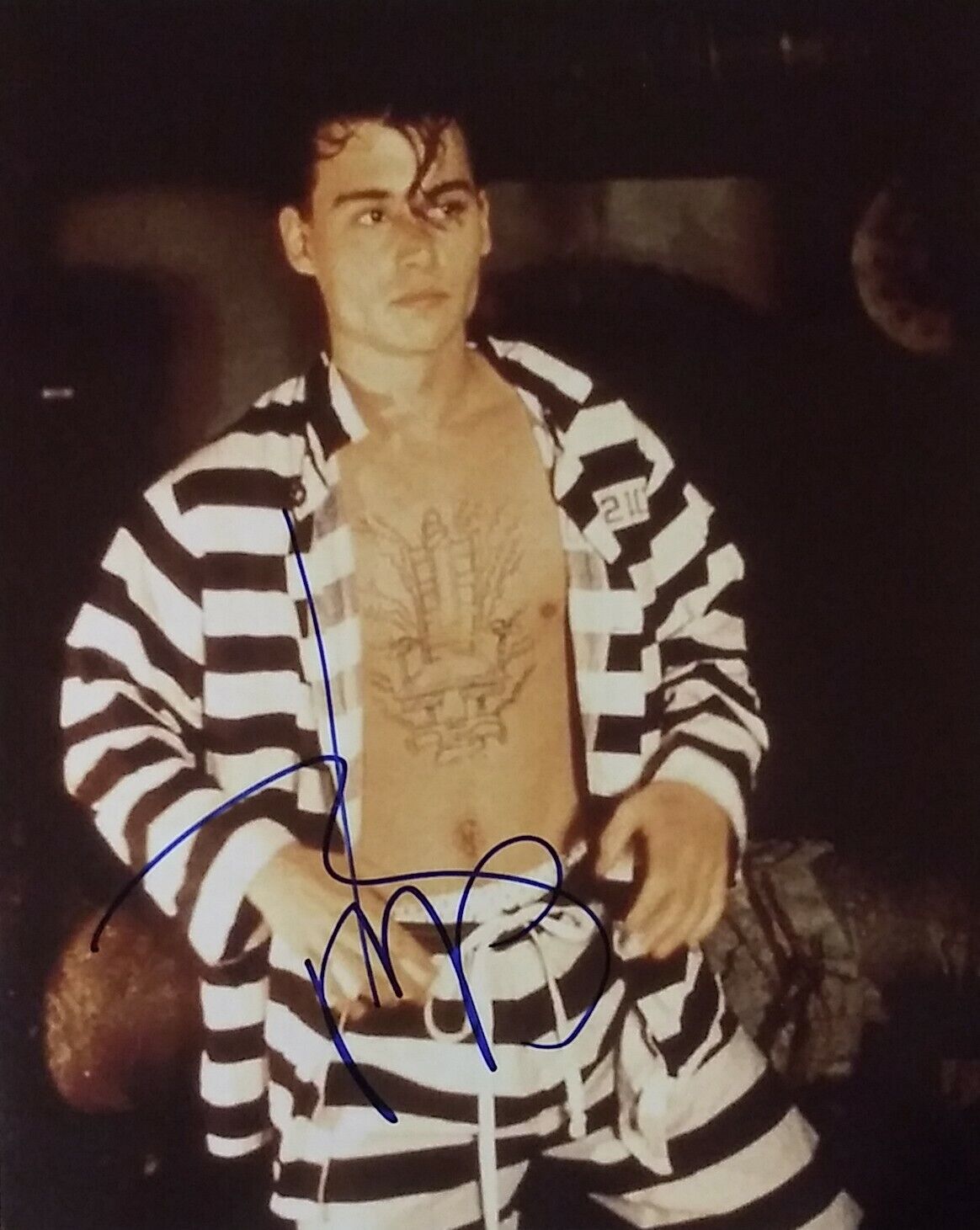 Johnny Depp signed 8 x 10